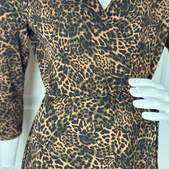 Banana Republic Brown and Black V-neck A-line Dress. D34 - Picture 4 of 15